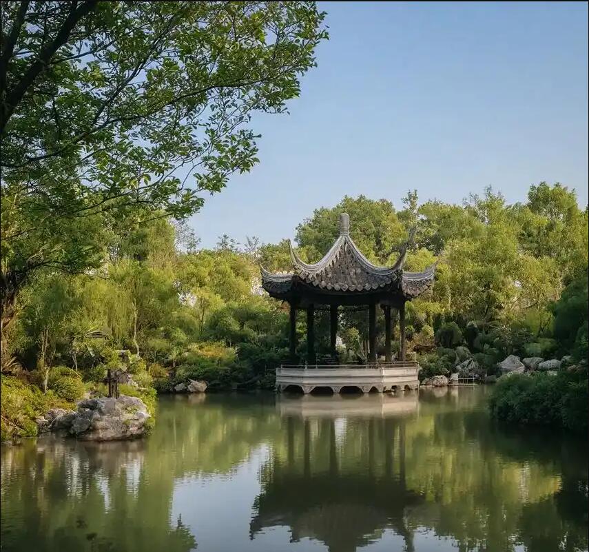 托里县搁浅餐饮有限公司